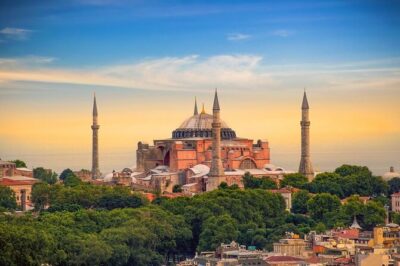 Private Tour to Historical Peninsula in Istanbul - Hagia Sophia Grand Mosque: the Roman-to-Byzantine-to-Ottoman story in one stop