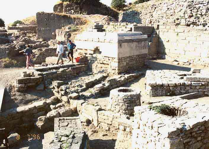 Ruins of Troy and Gallipoli: 2-Day Tour from Istanbul - Day 1 at Gallipoli: Beaches, Cemeteries, and the Story in Order