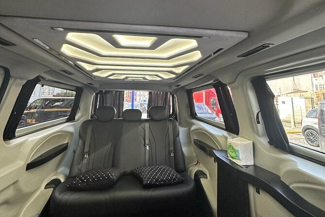 Sabiha Gökçen Airport (SAW ) to hotels private transfer service - English Help at Pickup: How the Receptionist and Driver Work Together