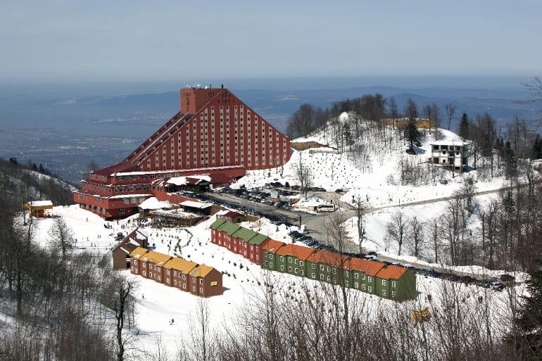 Sapanca Lake and Masukiye Full-Day Tour from Istanbul - Natural Habitat Park and Zoo vs. Snow Resort: how the season changes the tour