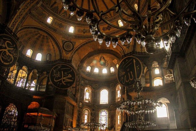 Small Group Full-Day Istanbul Old City Tour with Lunch & Tickets - Grand Bazaar with an optional handicrafts stop (and Sunday closure)