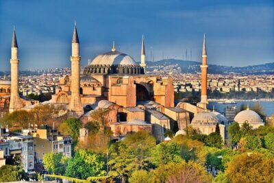 Small Group Istanbul Tour: Hagia Sophia, Blue Mosque & Bazaar - Blue Mosque: skip the hassle, and know what happens on Fridays