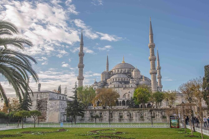 Suleyman's magnificent path: Mosques and Bazaars Tour - Çemberlitaş (Column of Constantine) is the perfect first “orientation”