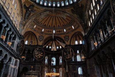 Suleyman's magnificent path: Mosques and Bazaars Tour - Nuruosmaniye Mosque and the European art influence
