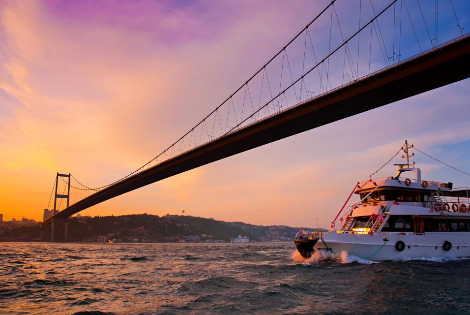 Sunset Cruise Bosphorus and Golden Horn River - Why this Istanbul sunset cruise makes sense for first-timers