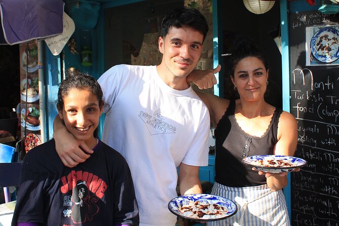Taste of Istanbul - Food & Culture - Stop 4: Merdivenli Yokus Evleri Balat and the street-level human side
