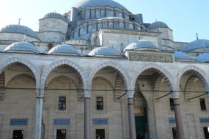 Top Sites Of Istanbul Tour In Small Group - Skipping Ticket Lines - Grand Bazaar: spices, side streets, and an efficient browse