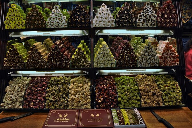 Topkapi Palace/Harem, Basilica Cistern, Grand Bazaar Private tour - Grand Bazaar Shopping Stop: How to Shop Without Losing the Thread