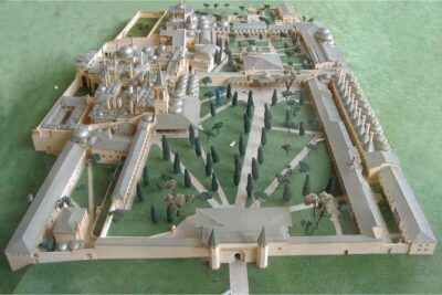 Topkapi Palace Harem Ticket & Tour-Prepay & Balance at meeting - Inside Topkapi Palace Museum: What Your Guide Does in Step One