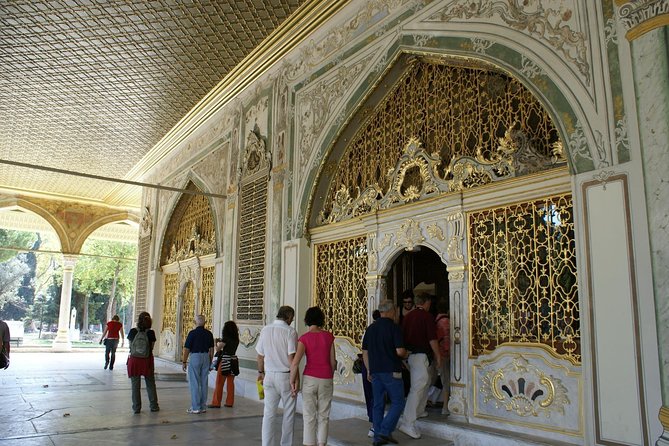 Topkapi Palace Harem Ticket & Tour-Prepay & Balance at meeting - Smartphone Audio Guide: Great Value, One Must-Bring Item