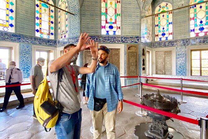 Topkapi Palace with Harem and Blue Mosque Guided Tour - Meeting Point to Ending Courtyard: How the Flow Actually Works