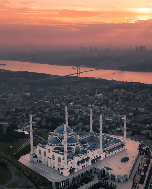 Tour to Camlica Hill, Camlica Mosque & Camlica Tower - Camlica Mosque: Dress Code Rules and Architectural Payoff