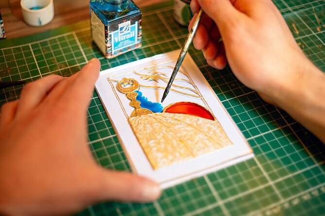 Traditional Stained Glass Painting Workshop - The cafe setting: tea, snacks, and a real artistic atmosphere