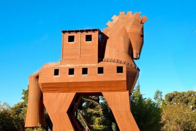 Troy Full-Day Guided Tour incl. Transfer, Ferry Tickets w/Lunch - Troy proper in about an hour: what you can (and can’t) do