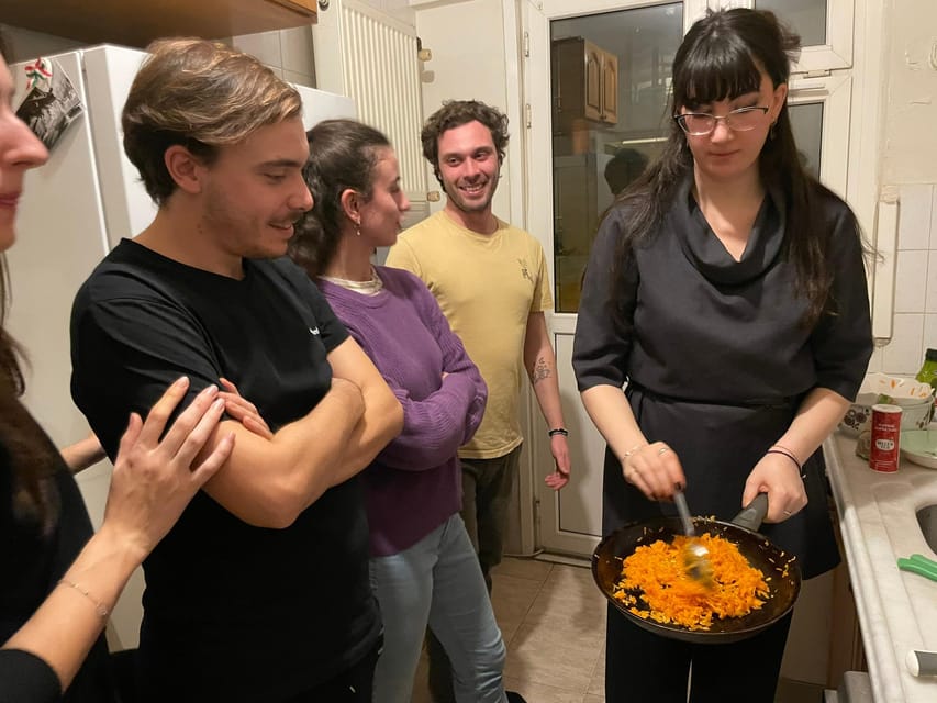 Turkish Tapas - Meze Cooking for Beginners in Istanbul - A Home Kitchen in Istanbul: Ezgi’s Warm Setup