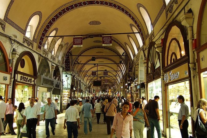 VIP Istanbul-Topkapi Palace Hagia Sophia Blue Mosque GrandBazaar - Stop 1: The Hippodrome and Three Relics You Can Actually Spot