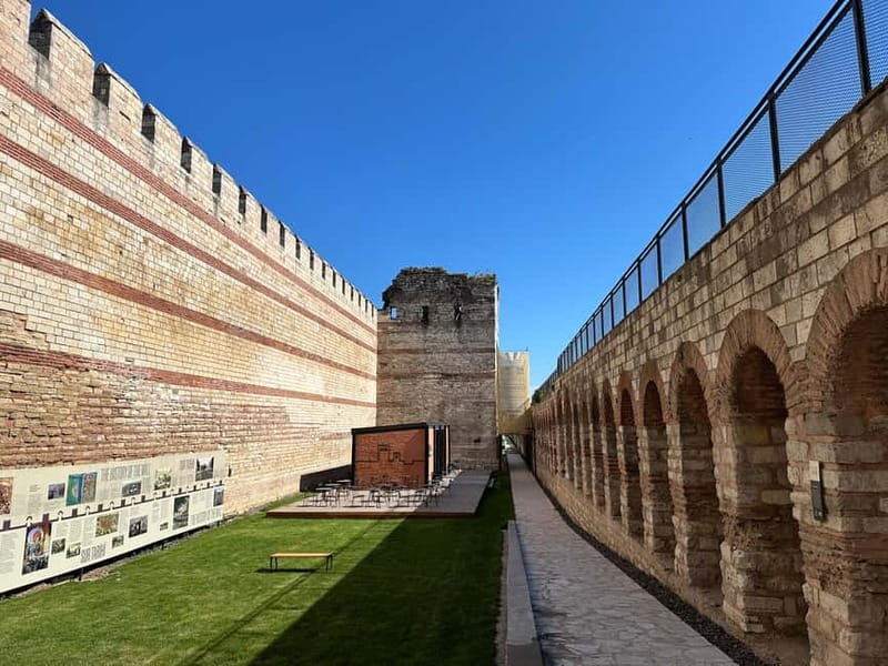 Walls of Contantinople and Blachernea Palace Tour - Yedikule Hisarı Müzesi: A Strong Hour Before You Walk